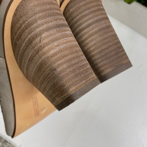 Vince Camuto Tan Peep-Toe Heels - Picture 5 of 7